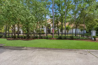 63 NW Chancery Place NW, The Woodlands, TX 77381 - Photo 5