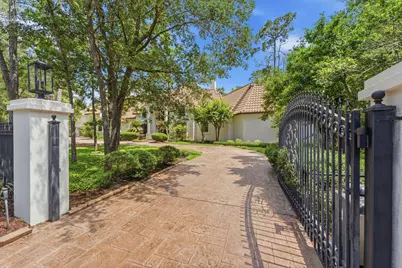 63 NW Chancery Place NW, The Woodlands, TX 77381 - Photo 7