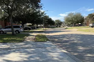 2107 Castle Gardens Ln, Katy, TX 77449 - Photo 5