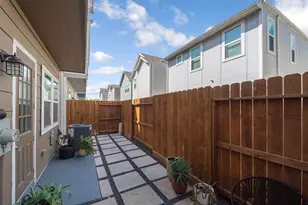 5423 Camaguey St, Houston, TX 77023 - Photo 31