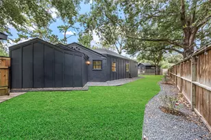 802 W 41st St, Houston, TX 77018 - Photo 29