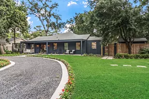 802 W 41st St, Houston, TX 77018 - Photo 1