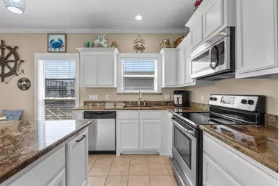 135 Ocean Shore Drive, Crystal Beach, TX 77650 - Photo 9