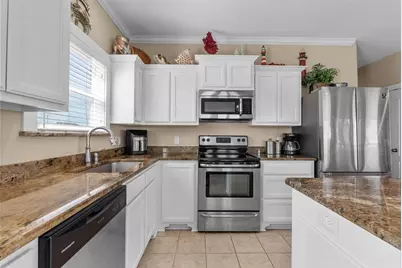 135 Ocean Shore Drive, Crystal Beach, TX 77650 - Photo 11