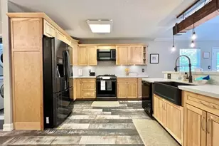 6790 Greenwood Dr, Beaumont, TX 77706 - Photo 11