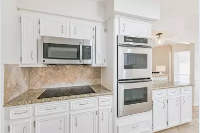 6114 Elkwood Forest Drive, Houston, TX 77088 - Photo 17