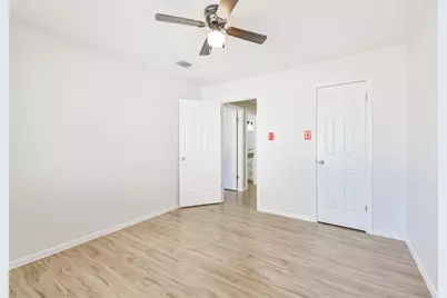 6114 Elkwood Forest Drive, Houston, TX 77088 - Photo 27