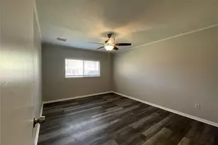 15631 Pilgrim Hall Dr, Friendswood, TX 77546 - Photo 11