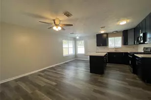 15631 Pilgrim Hall Dr, Friendswood, TX 77546 - Photo 5