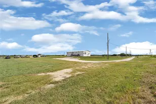 2105 Eagle Rd, Anahuac, TX 77514 - Photo 21