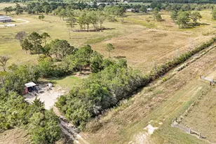 2105 Eagle Rd, Anahuac, TX 77514 - Photo 9