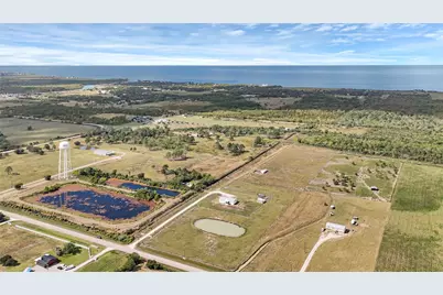 2105 Eagle Road, Anahuac, TX 77514 - Photo 3