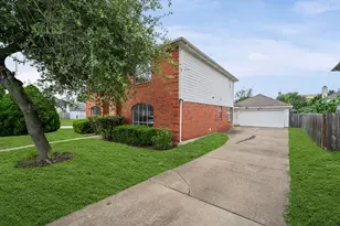 9366 Corner Oaks Ln, Houston, TX 77036 - Photo 3
