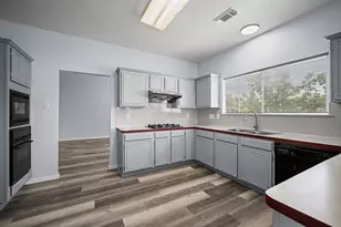 9366 Corner Oaks Ln, Houston, TX 77036 - Photo 13