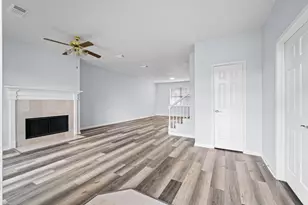 9366 Corner Oaks Ln, Houston, TX 77036 - Photo 7