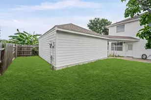 9366 Corner Oaks Ln, Houston, TX 77036 - Photo 35
