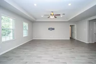 828 S 1st St, La Porte, TX 77571 - Photo 7