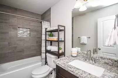 828 S 1st Street, La Porte, TX 77571 - Photo 17