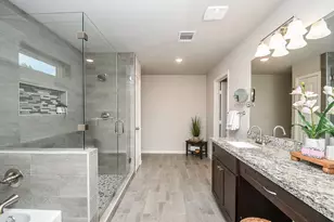 828 S 1st St, La Porte, TX 77571 - Photo 13