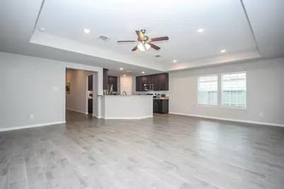 828 S 1st Street, La Porte, TX 77571 - Photo 5