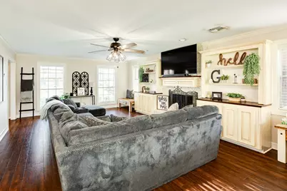 107 Driftwood Drive, Lake Jackson, TX 77566 - Photo 9