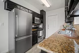 1227 Mission Dr, La Porte, TX 77571 - Photo 7