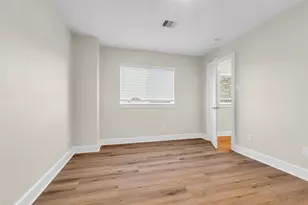 12341 N Chestnut Hls Dr, Conroe, TX 77303 - Photo 11