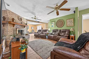 23847 Creek Wood Dr, Spring, TX 77389 - Photo 9