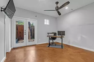 2404 Fairview St, Houston, TX 77006 - Photo 7