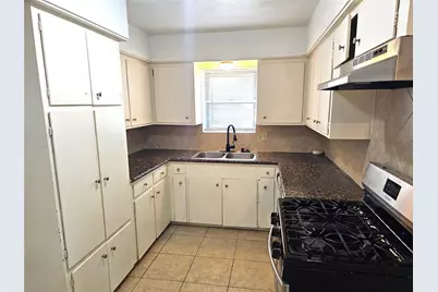 11427 Kirkmeadow Drive, Houston, TX 77089 - Photo 7