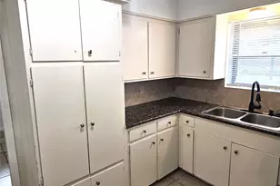 11427 Kirkmeadow Dr, Houston, TX 77089 - Photo 9