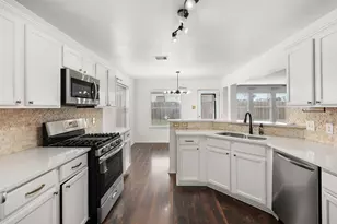 5903 Shadow Creek Ct, Baytown, TX 77523 - Photo 11