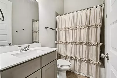 12310 Grassy Bend Drive, Mont Belvieu, TX 77523 - Photo 23