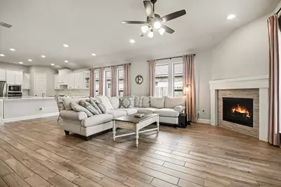 12310 Grassy Bend Drive, Mont Belvieu, TX 77523 - Photo 9