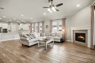 12310 Grassy Bnd Dr, Mont Belvieu, TX 77523 - Photo 9