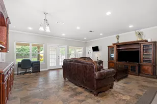 631 Apache St, Houston, TX 77022 - Photo 21