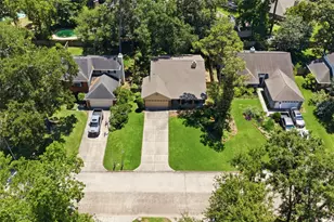 3418 Creek Manor Dr, Houston, TX 77339 - Photo 39