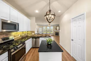 2922 Coachmaker Trl, Rosenberg, TX 77471 - Photo 9