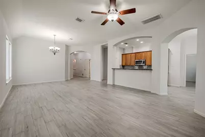 18302 N Elizabeth Shore Loop, Cypress, TX 77433 - Photo 9