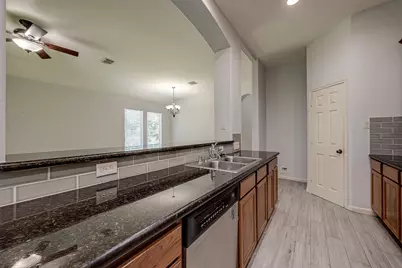 18302 N Elizabeth Shore Loop, Cypress, TX 77433 - Photo 17