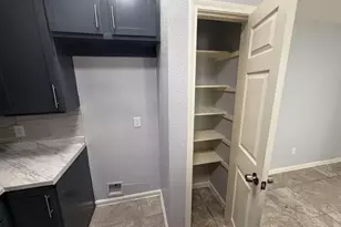 5719 Lycomb Dr, Houston, TX 77053 - Photo 9