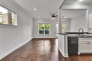 3911 Kennon St, Houston, TX 77009 - Photo 5