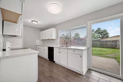14034 Lourdes Drive, Houston, TX 77049 - Photo 13
