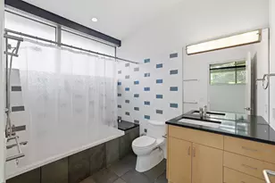 2424 White Oak Dr, Houston, TX 77009 - Photo 27