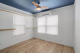 370 Ling St, Bayou Vista, TX 77563 - Photo 13