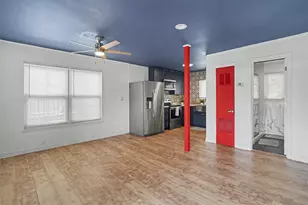 370 Ling St, Bayou Vista, TX 77563 - Photo 5