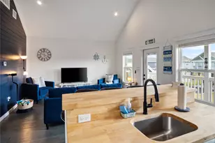 1071 Shady Ln, Gilchrist, TX 77617 - Photo 9