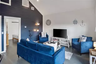 1071 Shady Ln, Gilchrist, TX 77617 - Photo 7