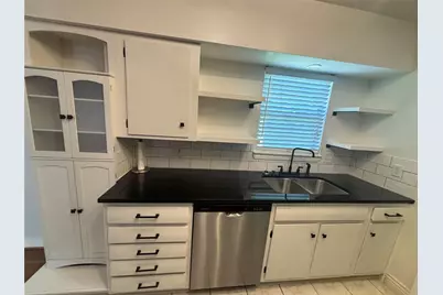 10510 Sierra Drive, Houston, TX 77051 - Photo 7