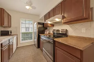 5813 Doliver Dr, Houston, TX 77057 - Photo 5